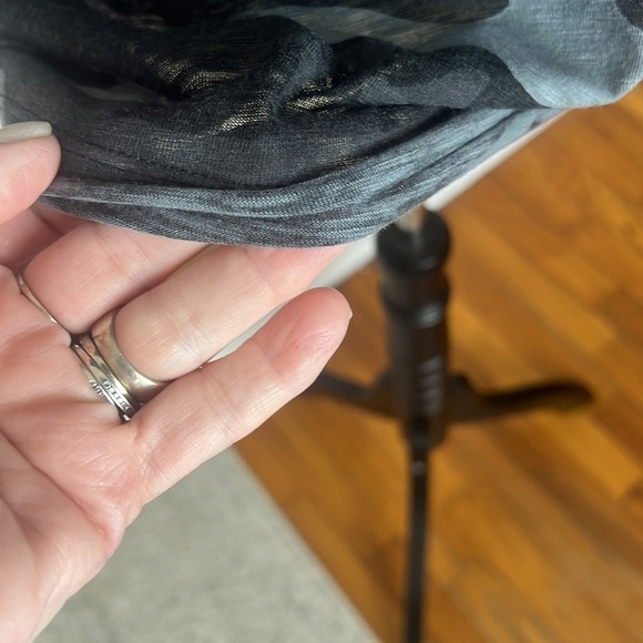 FREE PEOPLE WE THE FREE SZ S CAMO TEE RAW EDGES ROLLED SLEEVES SHEER LIGHTWEIGHT - Picture 3 of 10